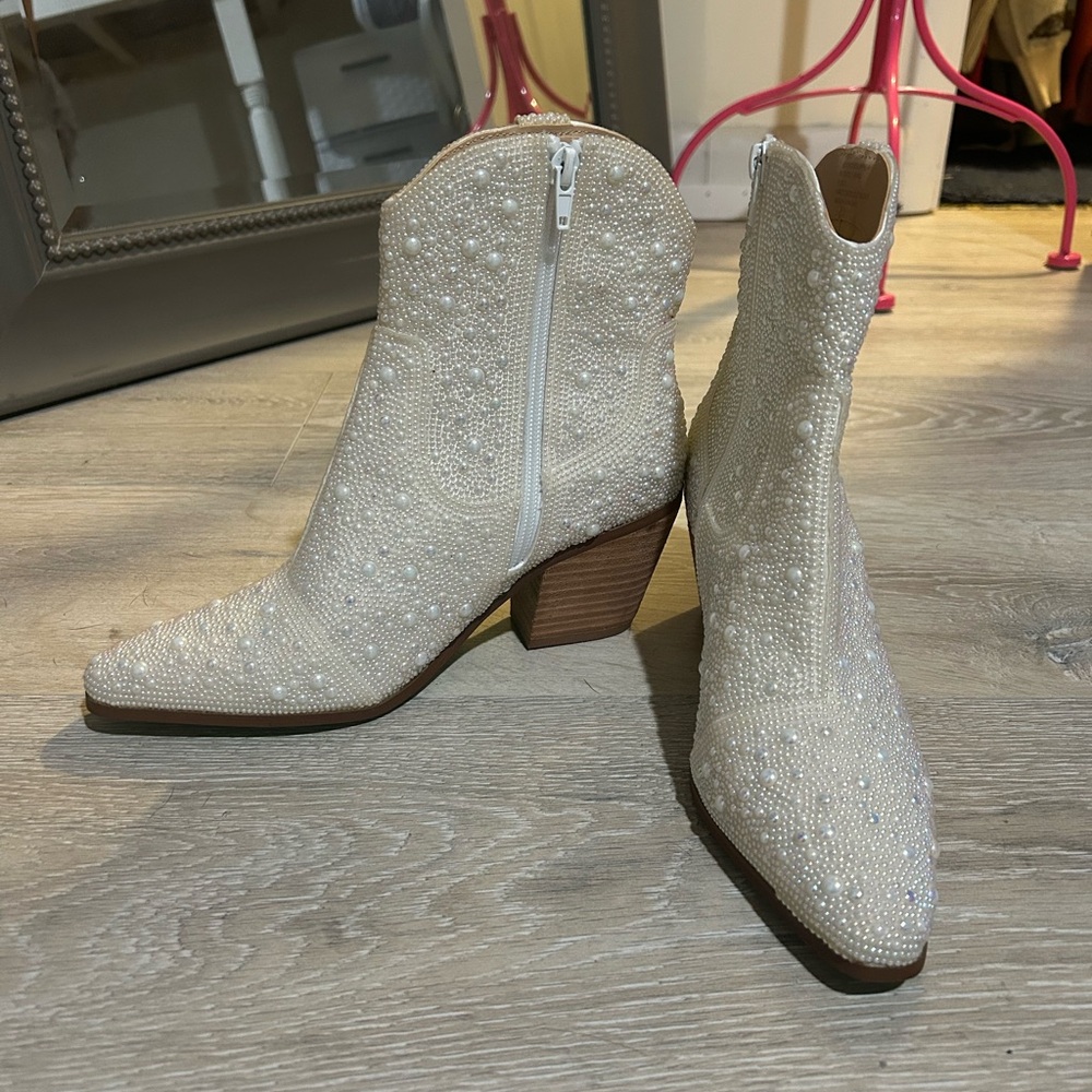Betsey Johnson Elegant Cream Ankle Boots
